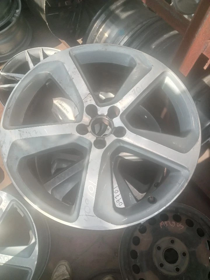 Used Wheel fits: 2014 Audi Q5 19x8 5 spoke arm spoke Grade A - Image 3 of 4