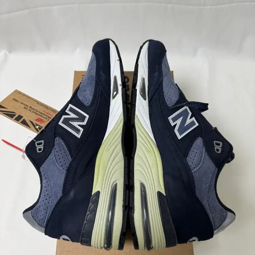 New Balance 991 Navy Grey Sneakers, UK 270 thumbnail 4