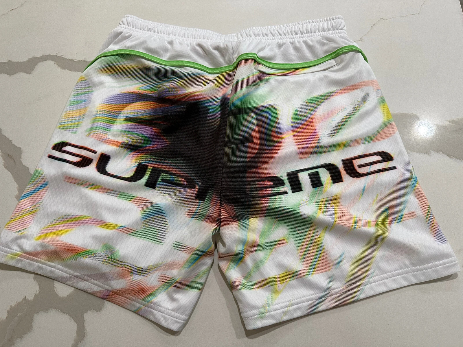 SHORT DE FOOTBALL SUPREME NY FEEDBACK BLANC FLAMBANT NEUF TAILLE GRANDE SS23