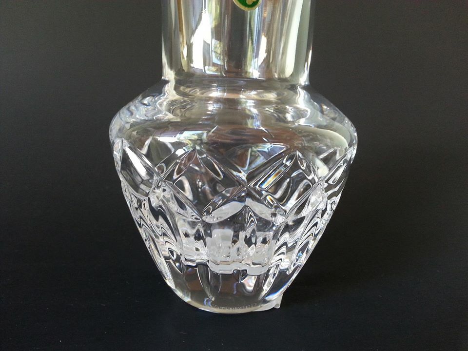 WATERFORD CRYSTAL LOLA BUD VASE BRAND NEW IN BOX MADE IN SLOVENIA