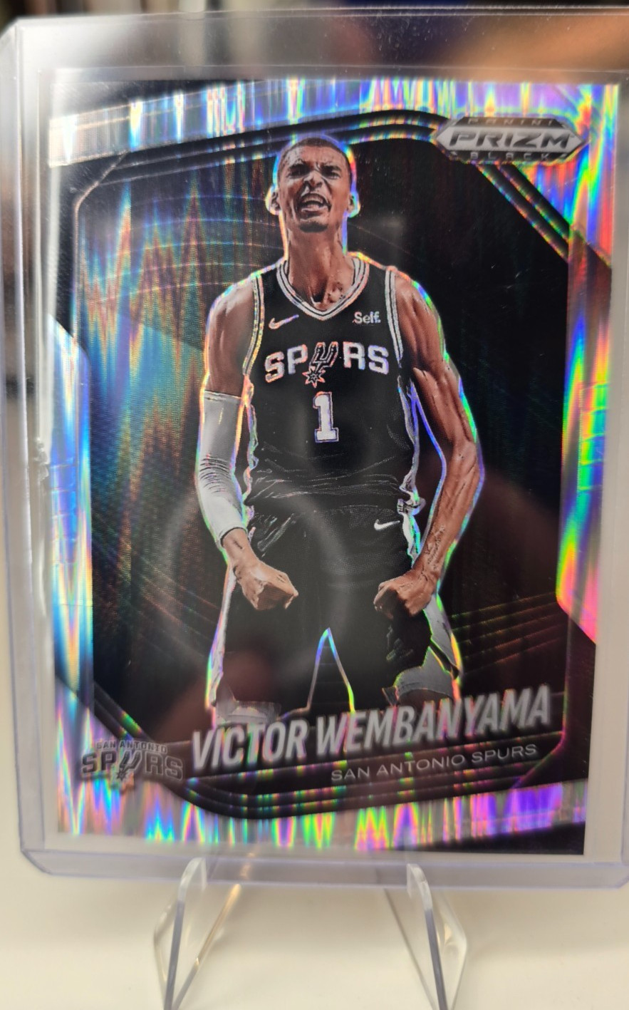 2024-25 Panini Prizm Black Victor Wembanyama #1 Skewed 007 /249 james bond