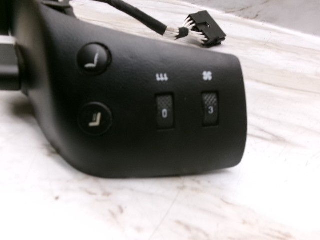 82593700 03 to 12 Maserati Quattroporte Right Front Seat Switch