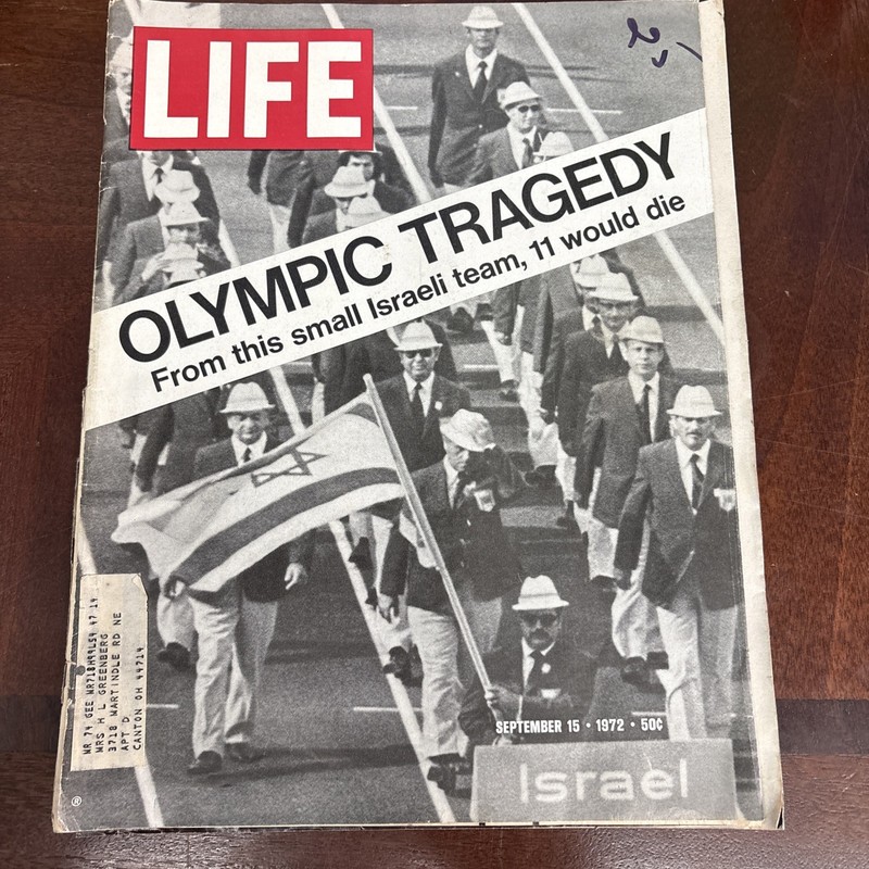 Olympic Tragedy 1972-Terrorists Kill 11 Israelis Rare Vintage Life Magazine