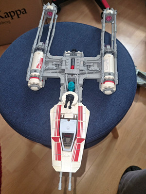 LEGO Star Wars 75249 Resistance Y-Wing Starfighter mit 2 Minifiguren & Droide