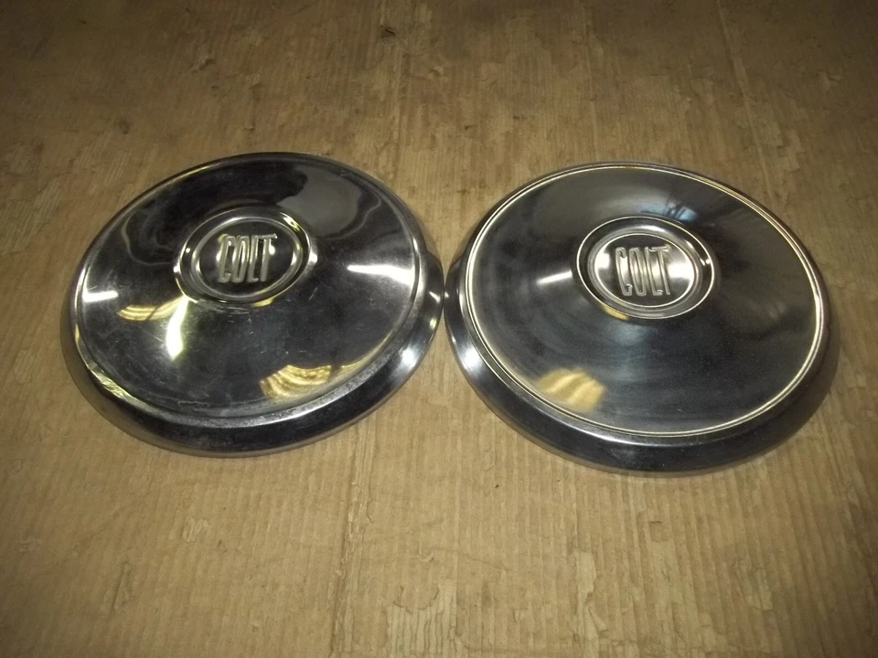 Tapacubos Dodge Plymouth Colt llanta cubierta central tapacubos OEM USADO 9 7/8" 2 Foto 2 de 4