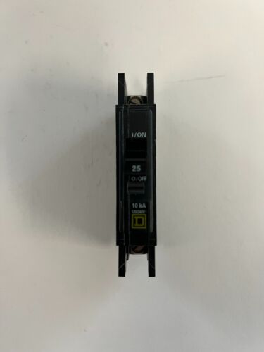 Square D 25 A Series 3 Single Pole Circuit Breaker - Picture 2 of 3