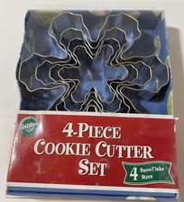 Wilton Nesting Snowflake Cookie Cutter Set Metal Cutters 4 Piece Set NIP Baking