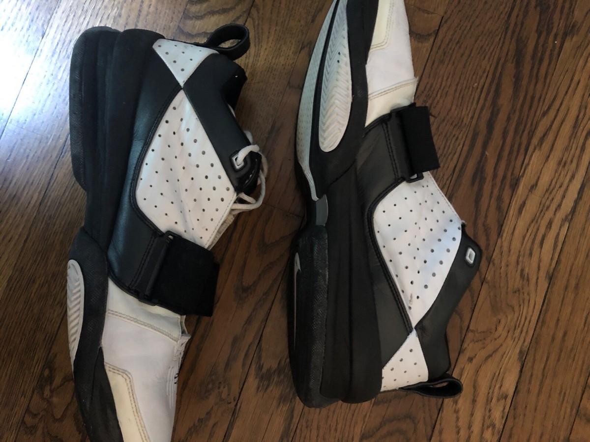 Josh Childress Signed game used basketball shoe Black size 15 game worn and signed Josh childress basket  main image 2