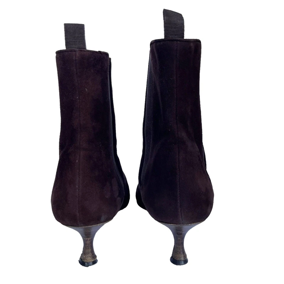 Manolo Blahnik Chelsea Punta Gamuza Gatito Tacón Bota Talla 36 EE. UU. 6 Ret $945 Foto 3 de 4