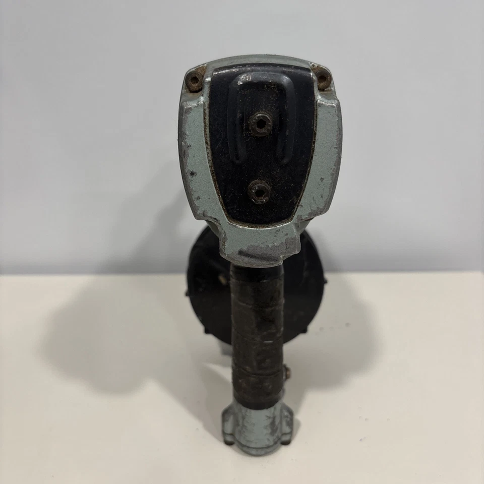 Clavadora utilitaria Hitachi NV50A1, 1-1/4" a 2" bobina ligera probada funcionando Foto 3 de 4