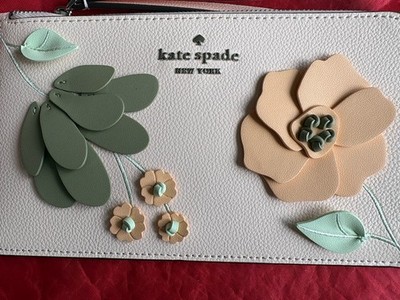 KATE SPADE LUCY FLORAL APPLIQUÉ MEDIUM L-ZIP WRISTLET PEACH/MULTI
