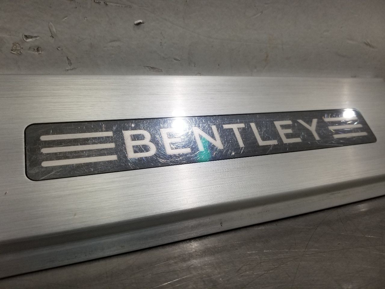 Bentley Bentayga REAR+RIGHT Scuff plate P/N 36A853376B