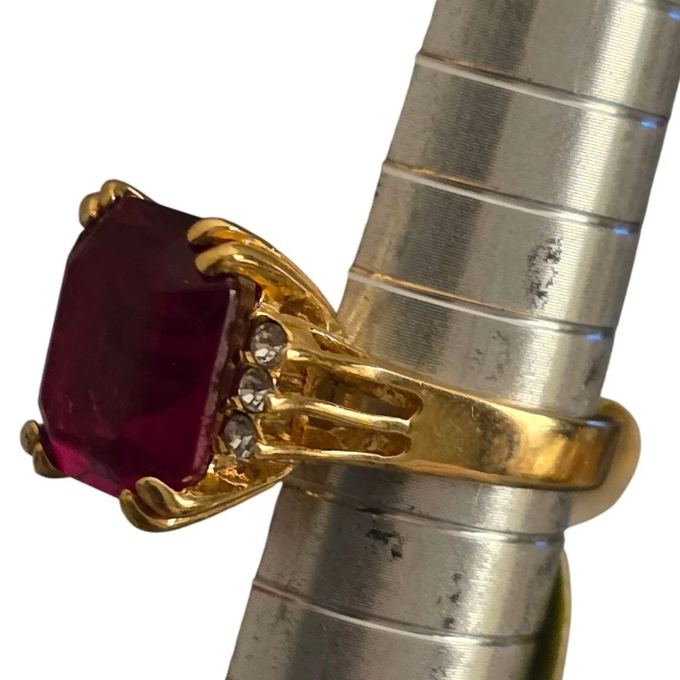 金色电动戒指 辐射翡翠切割紫红色宝石口音宝石 尺寸 6 — 第 3/4 张图片