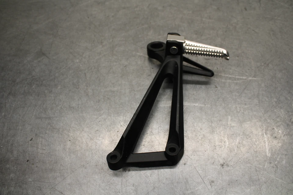 15-17 YAMAHA YZF R3 CLAVIJA PASAJERO TRASERO DERECHO BB651 Foto 3 de 4