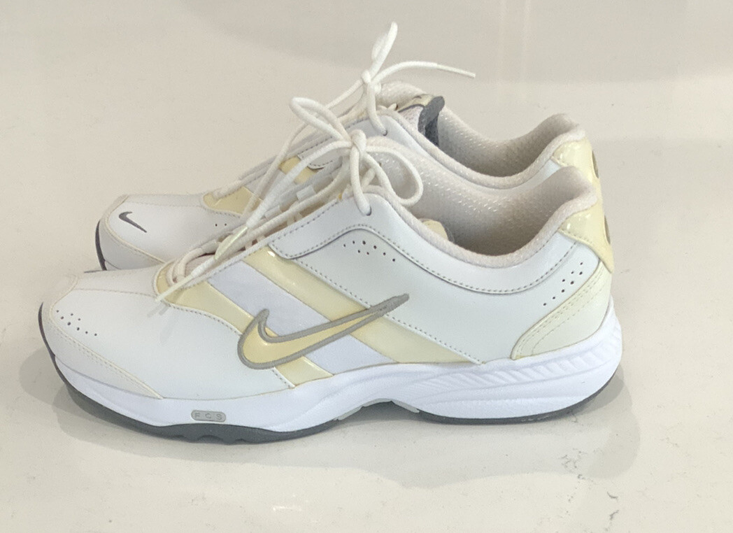 Nike Women’s Steady Run 7 White Leather Cross Trainers Running Shoes