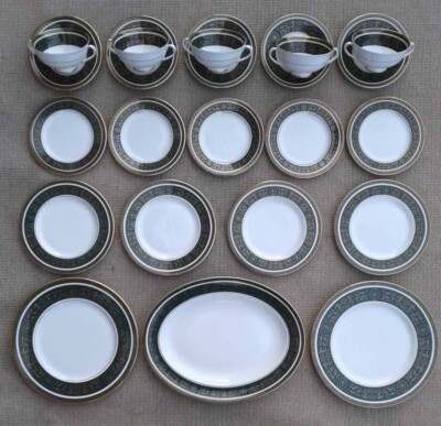 ROYAL DOULTON - VANBOROUGH - TEIL SPEISESERVICE AUSWAHL - LETZTE PAAR.