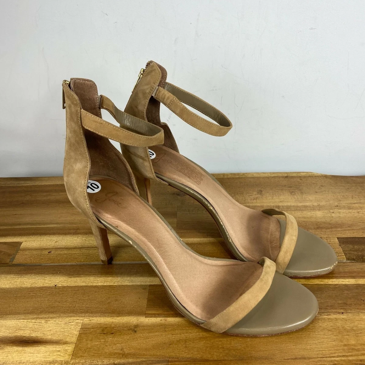 Abbott sandals store