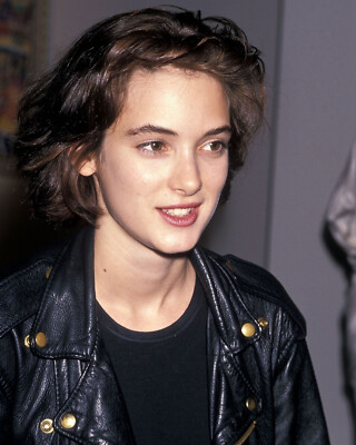 SEXY WINONA RYDER 8x10 PHOTO *