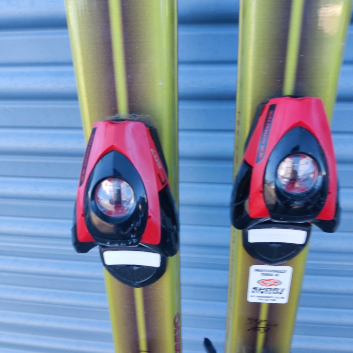 Sci Atomic Nomad Green Sativa TFC 169 cm con attacchi Salomon C607