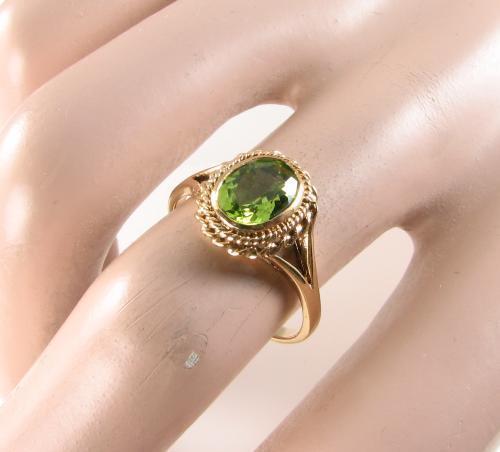 9CT 9K GOLD PERIDOT SOLITAIRE 8mm x 6mm ART DECO INS RING FREE RESIZE - Picture 6 of 6