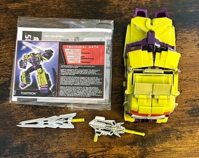 Transformers TFCC toxitron TFSS Subscription 5.0 combiner wars Botcon  Funpub