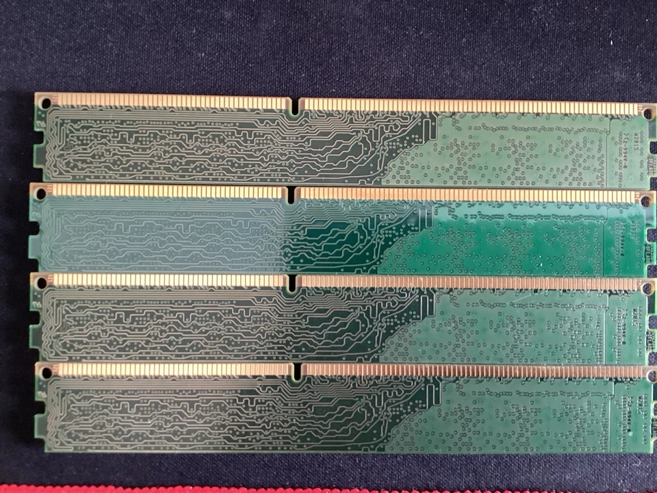 4 X 4GB DDR3 1600MT/s Non-ECC Unbuffered DIMM - Image 3 of 4