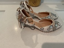 Women low heel shoes