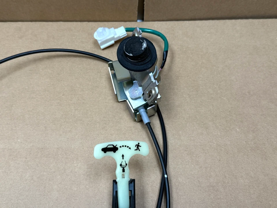 Actuador de cierre de tapa de maletero trasero 14-16 Lexus IS250 IS350 PO37 OEM Foto 3 de 4