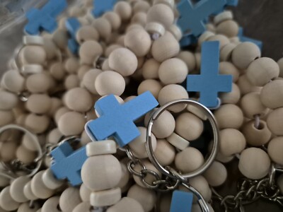 30 x Rosenkranz Schlüsselanhänger Gastgeschenk Taufe / Kommunion aus Holz, Blau 