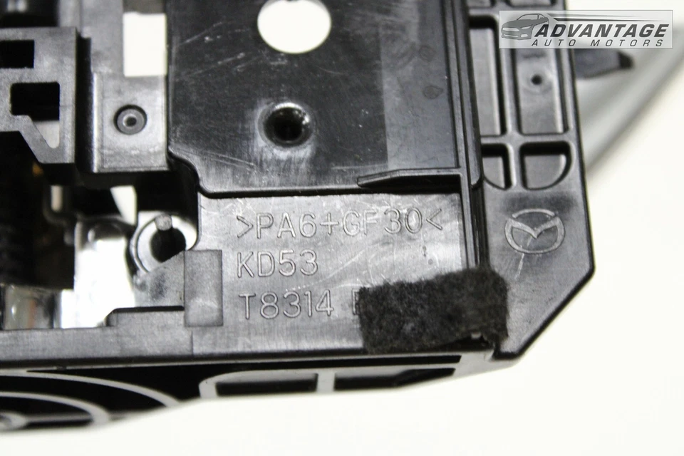 MAZDA 3 2014-2018 PANEL PUERTA LATERAL DERECHA TRASERO MANIJA INTERIOR OEM Foto 4 de 4