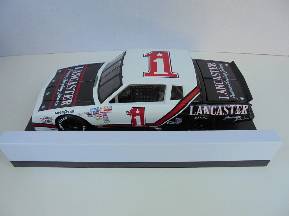 Davey Allison #1 Lancaster Premium Chewing Tobacco Action 1985 MC Nascar Diecast Foto 2 de 4