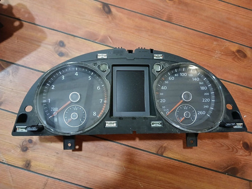 VW Passat B7 Kombiinstrument Tacho 3AA920870A