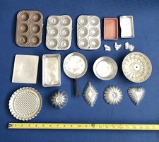 Lot of Child  s Aluminum Bake Pans