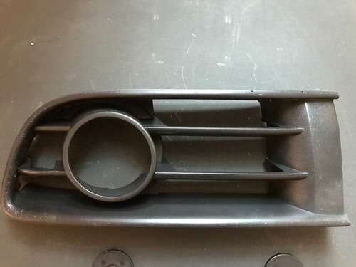 VW Polo 9N Stoßstange  vorne Gitter Links NSW Abdeckung 6Q0853665A