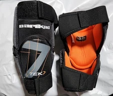 Powertek Barikad V3.0 Hockey Goalie Knee Guards! Junior JR  Youth YTH, Thigh Pad