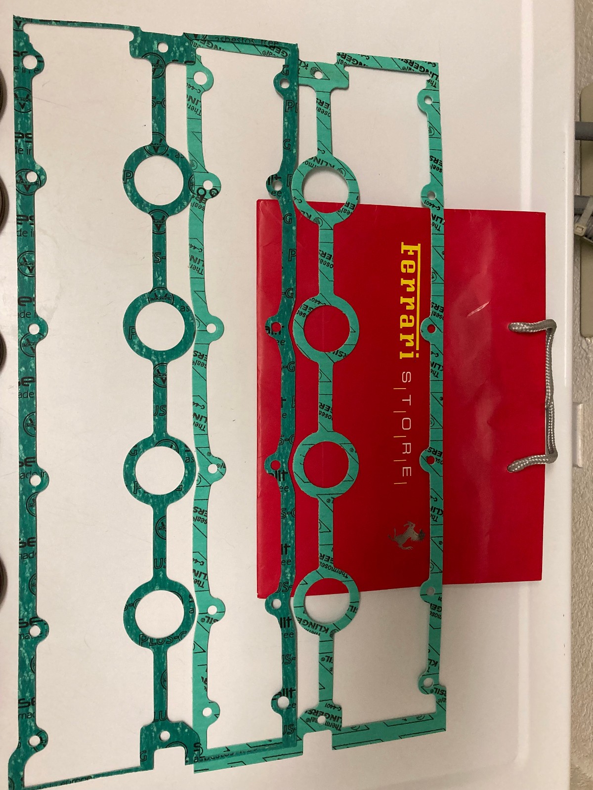 Ferrari 308-Gts-328-Gts-Qv-Mondial-Qv 3.2L -Valve Cover Gasket set with Seals.