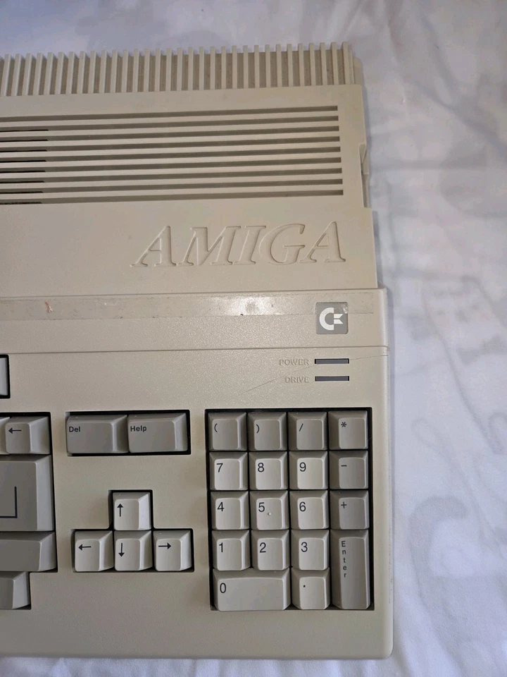 💻 ¡¡¡Commodore Amiga 500 de colección muy limpio y totalmente probado!!! Echa un vistazo a esto 👀💻 Foto 2 de 4