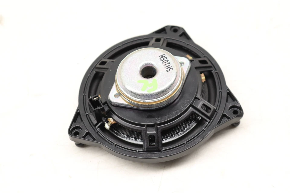 Mercedes-Benz E63 AMG 2018 - Altavoz de puerta 2228201502 Foto 2 de 4