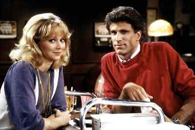 BEAUTIFUL SHELLEY LONG & TED DANSON  8X10 Photo