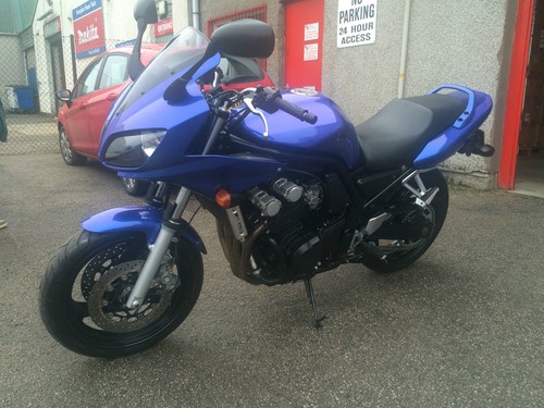 YAMAHA FAZER FZS 600 - Picture 3 of 6
