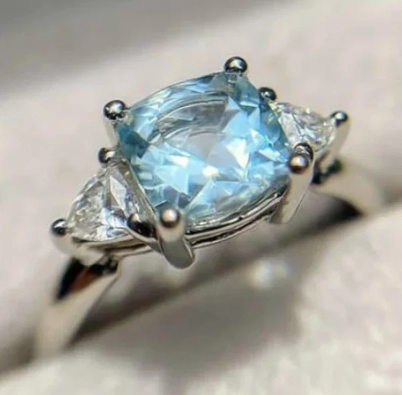 Anillo de compromiso aguamarina corte trillón moissanita banda de malezas anillo de piedras preciosas Foto 2 de 4
