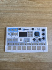 Arturia SparkLE Hybrid Drum Machine Controlle...