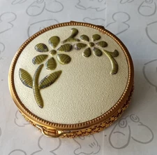 Green Daisy Flower Beige Powder Compact Gold Mesh Vintage with Puff
