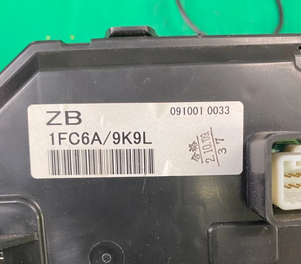 Cuadro de instrumentos velocímetro Nissan Cube 2010 80 k millas 091001 0033 Foto 2 de 3