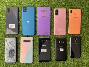 10 Téléphones Portables Sony Ericsson W595 Rose – Pour Pièces Détachées (Lot)