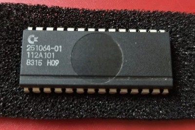 VINTAGE Commodore 64 251064-01 112A 101 8315 H09 PLA TEST OK