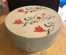 VTG primitive Shaker Style 3 Fingers WoodBox Folk Art Hand Painted 12”x 4.5