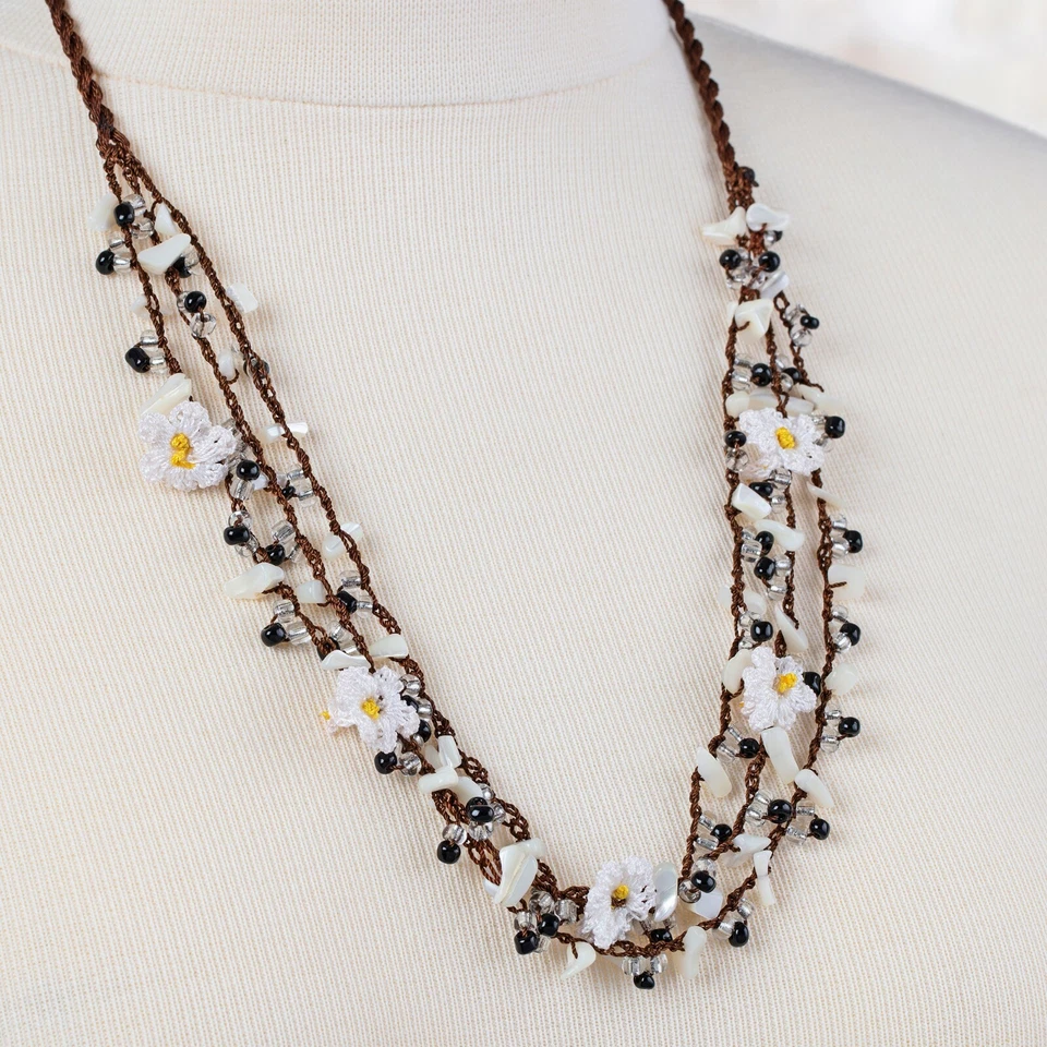 handgemacht Halskette mit Perlmut Häkelspitze Modeschmuck Vintage Halsband Kette - Bild 2 von 4