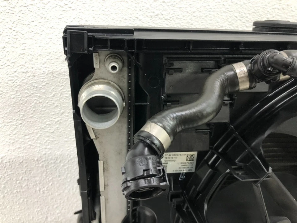 09-19 BMW 550I 650I 750I F01 F10 F12 N63 ENGINE RADIATOR COOLANT CONDENSER FAN Foto 4 de 4