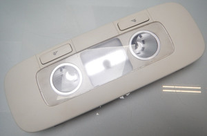 VW PASSAT 3C B7 / Kombi / INNENRAUMLEUCHTE / beige / 3C0947291E (CF103)